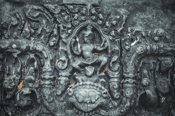 Art antiques: la rencontre des collectionneurs et des amateurs