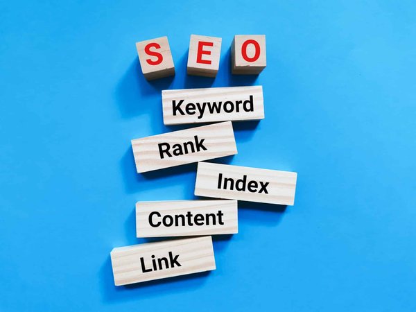 Comment définir la meilleure stratégie SEO pour votre entreprise ? Explorez avec guide SEO